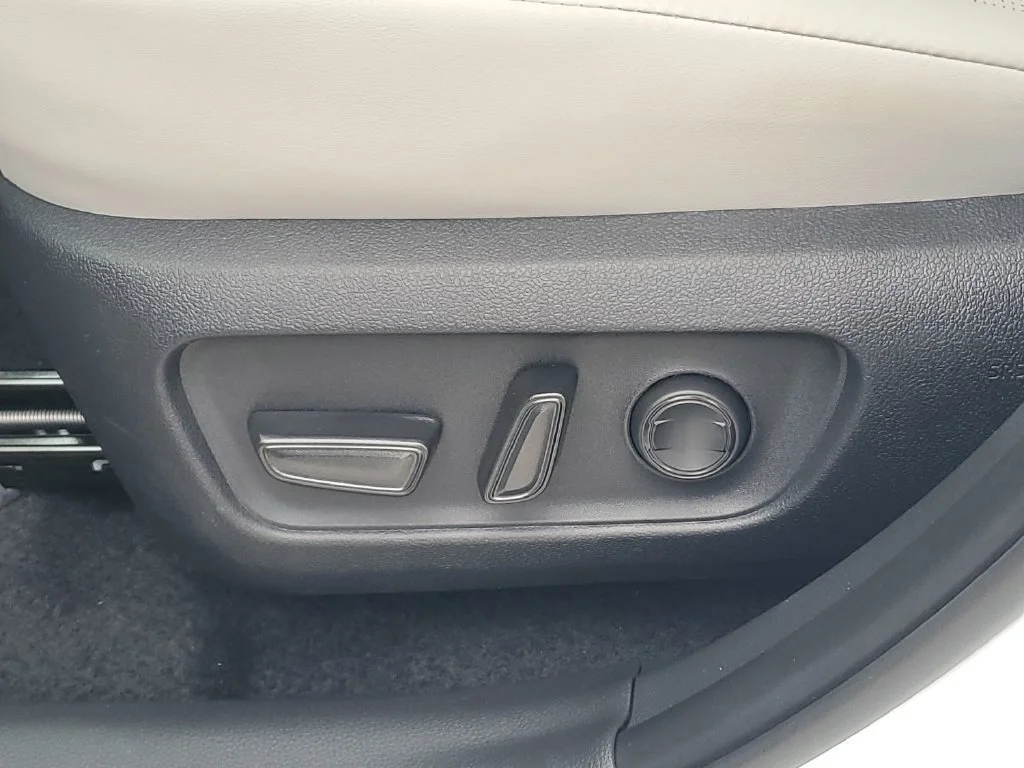 Used 2026 Ice Cap Toyota LE image 16