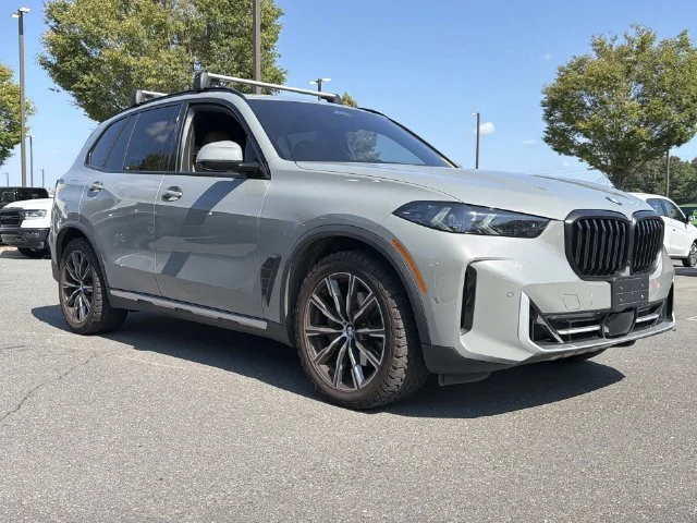 Used 2025  BMW xDrive40i image 6