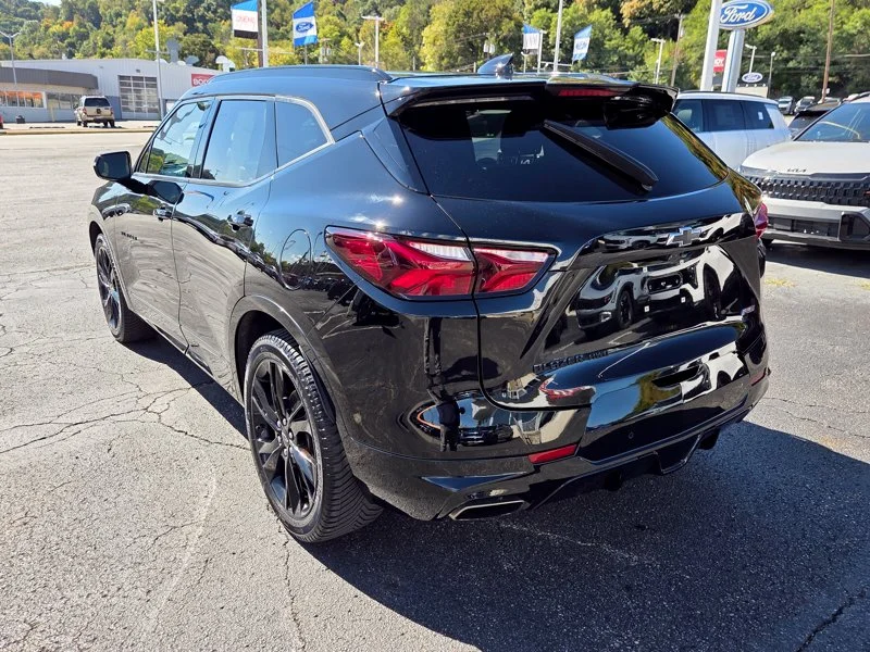 Used 2021 Black Chevrolet RS image 5