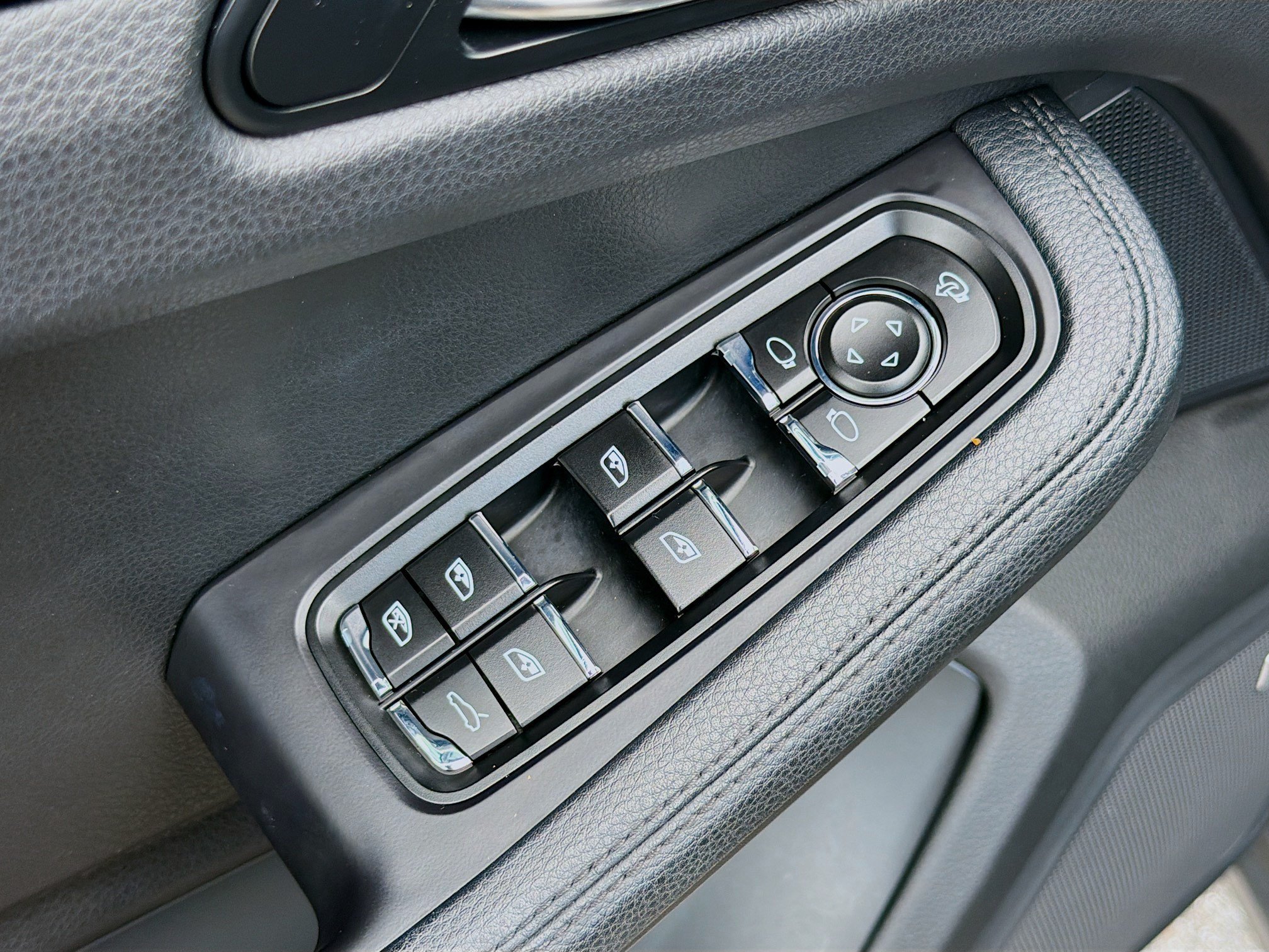 Used 2019 Jet Black Metallic Porsche Base image 23