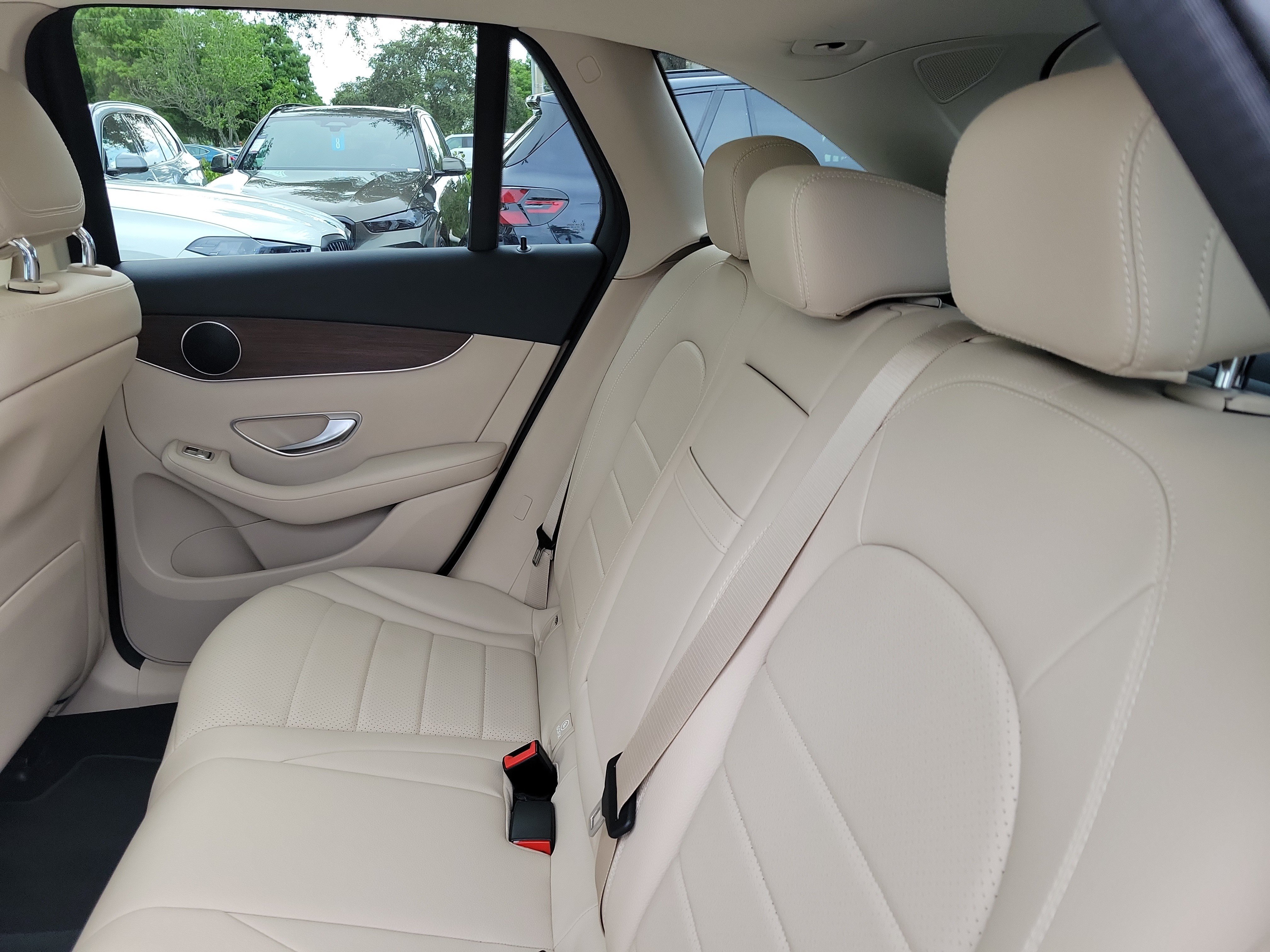 Used 2022 Starling Blue Metallic Mercedes-Benz GLC 300 image 9