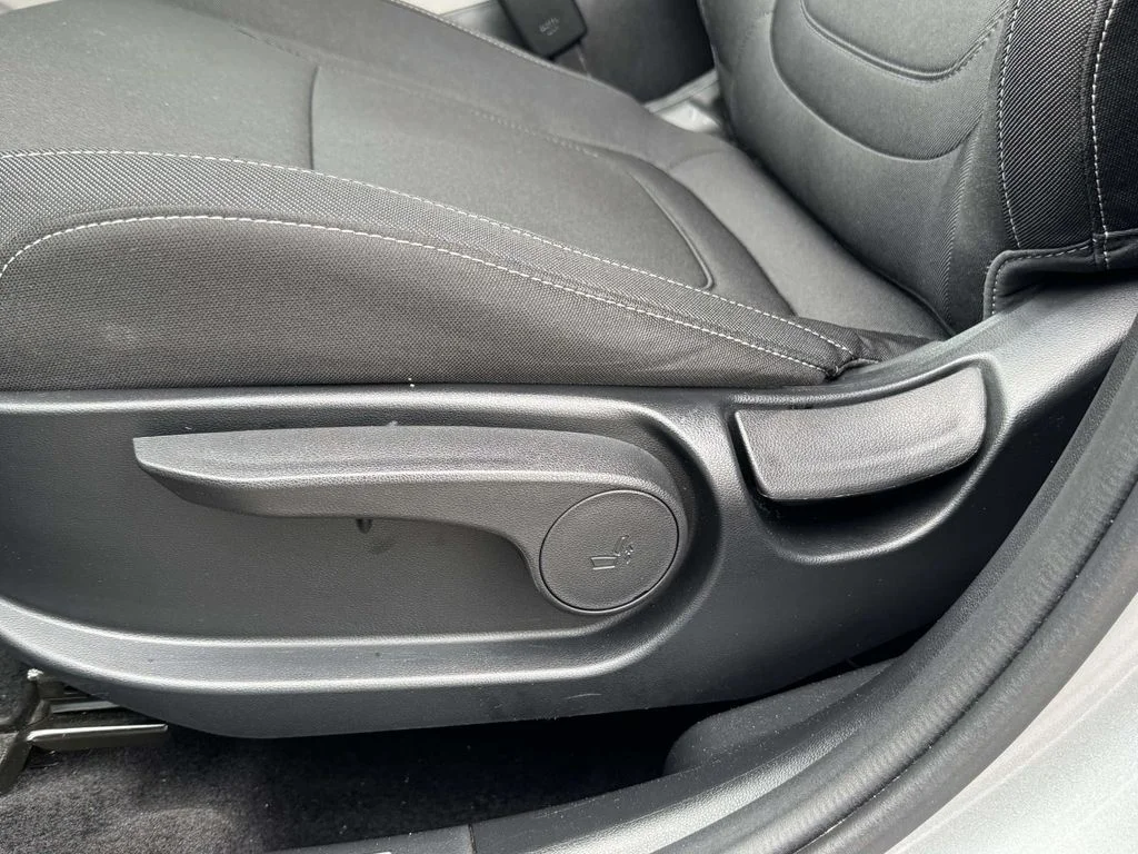 Used 2024 Silver Hyundai SE image 29