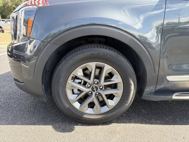 Used 2023 Gray Kia LX image 32