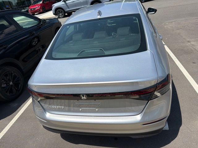 Certified Used 2025 Solar Silver Metallic Honda 1.5T LX image 4