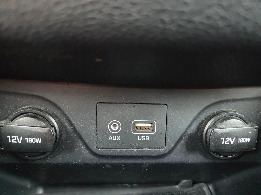 Used 2019 Black Hyundai Value image 17