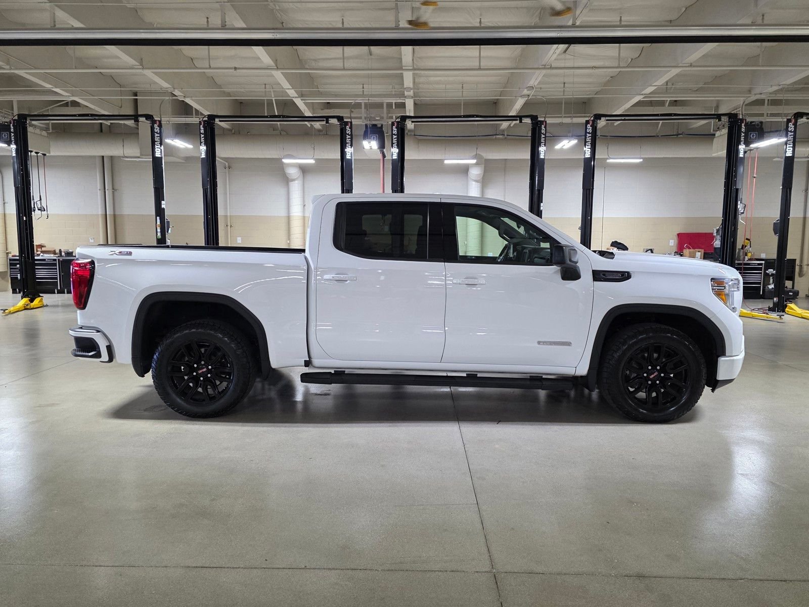 Used 2021 Summit White GMC Elevation image 8