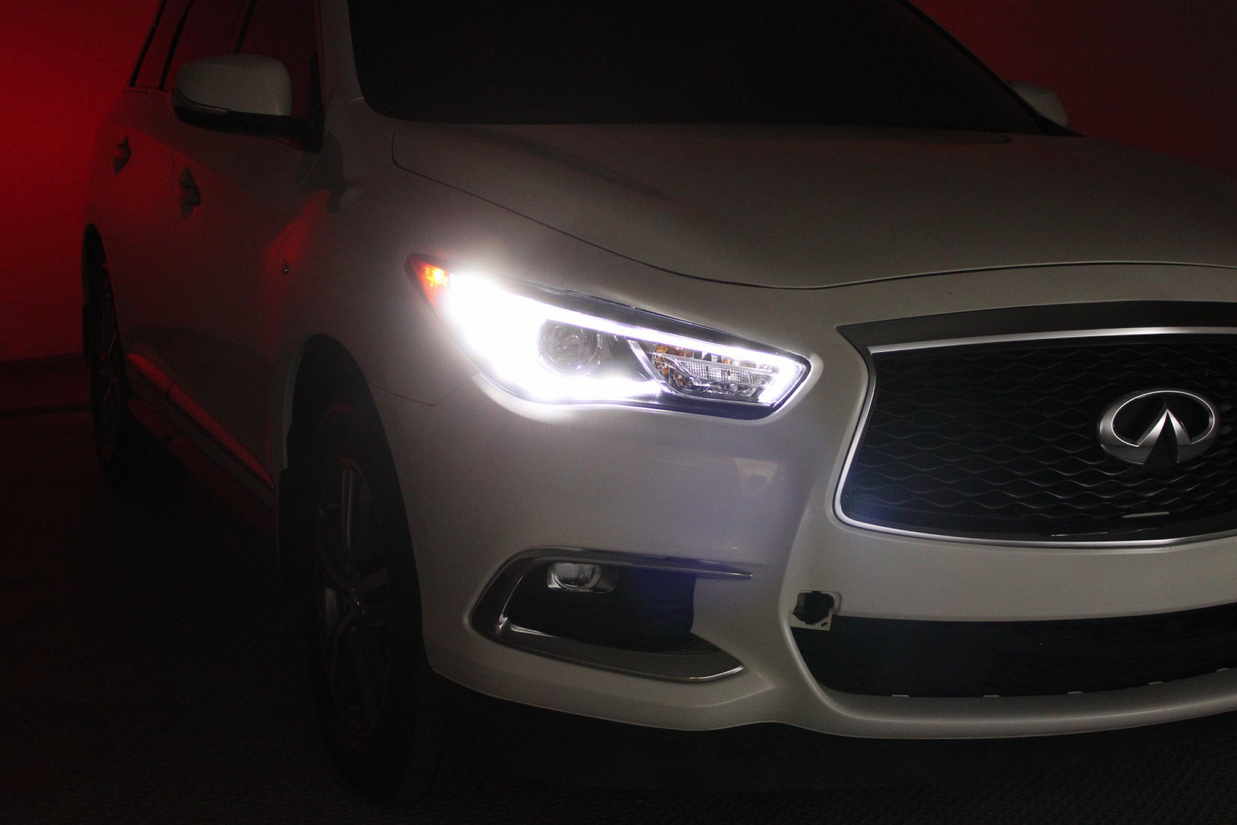 Used 2019 Majestic White INFINITI PURE image 9