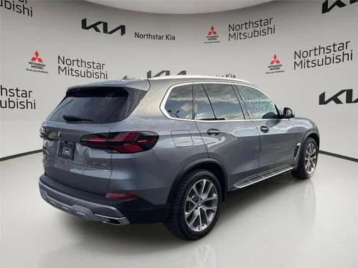 Used 2024 Gray BMW xDrive40i image 5