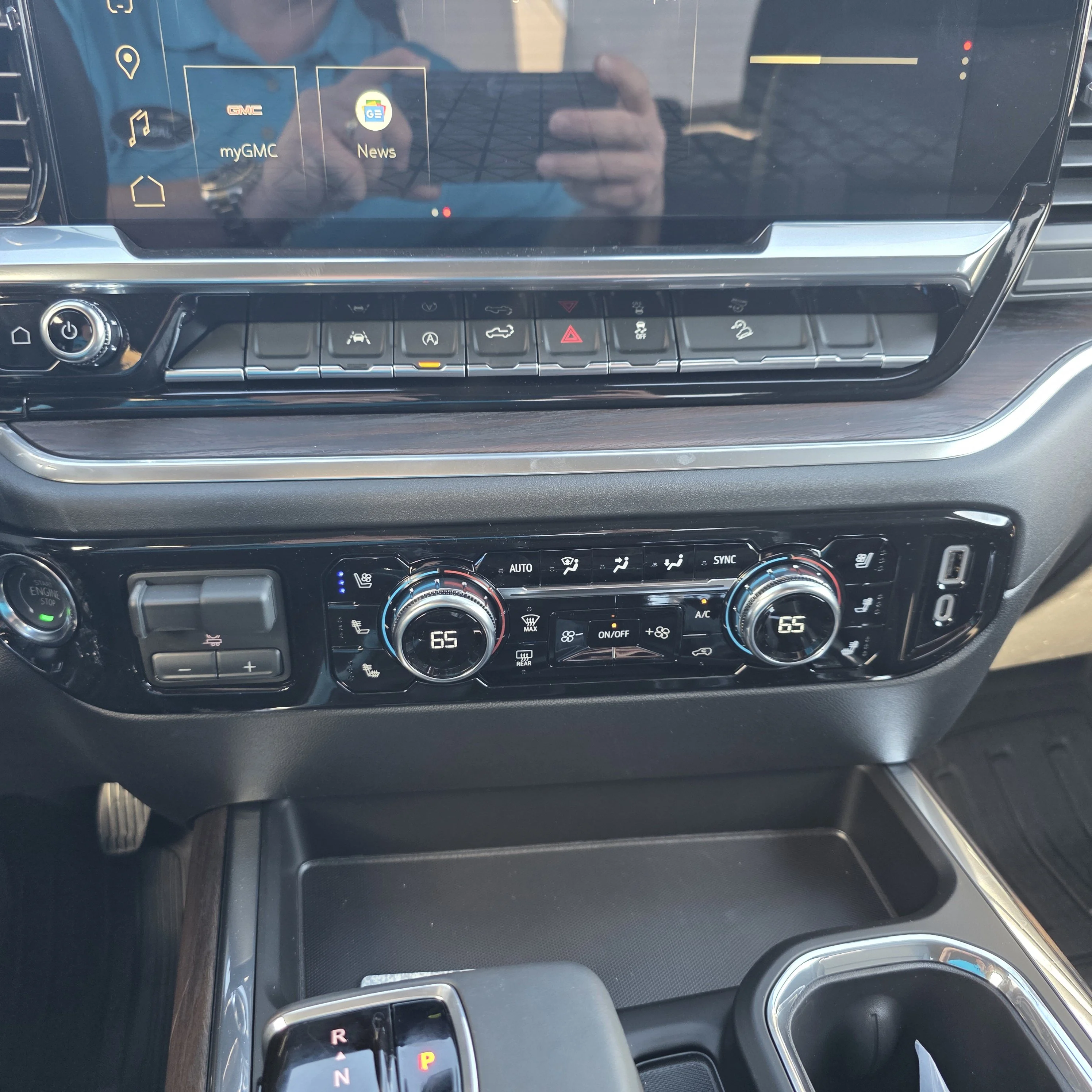 2026 GMC Sierra 1500 SLT - Photo 15