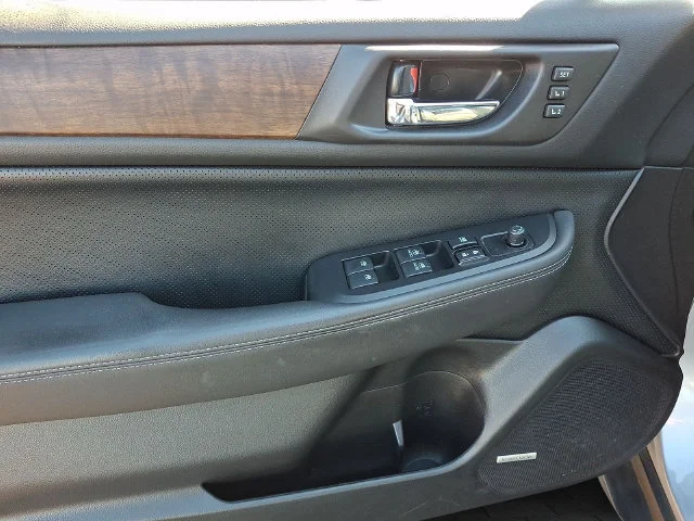 Used 2016 Silver Subaru 2.5i image 12