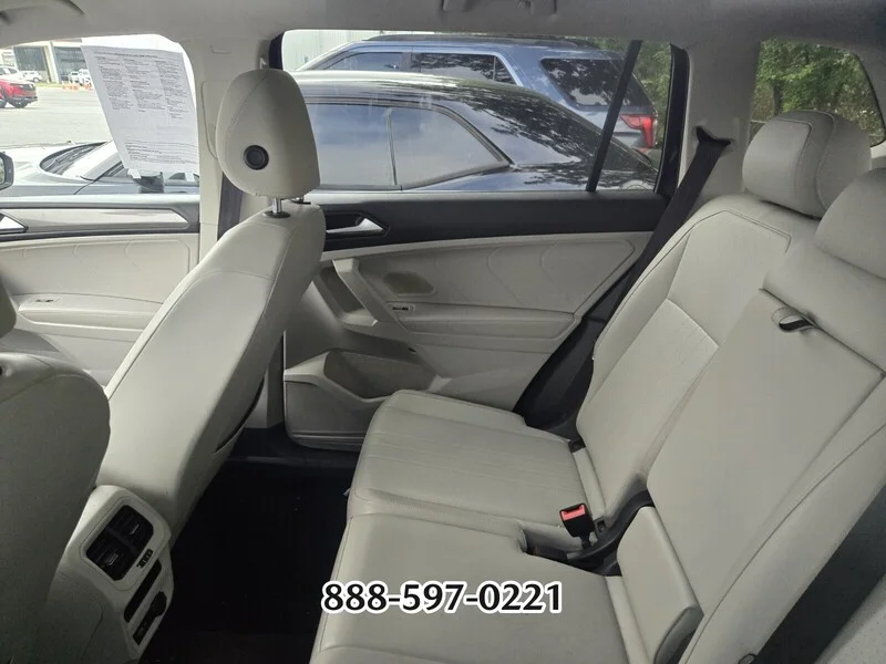 Used 2022 Platinum Gray Metallic Volkswagen 2.0T SE image 3