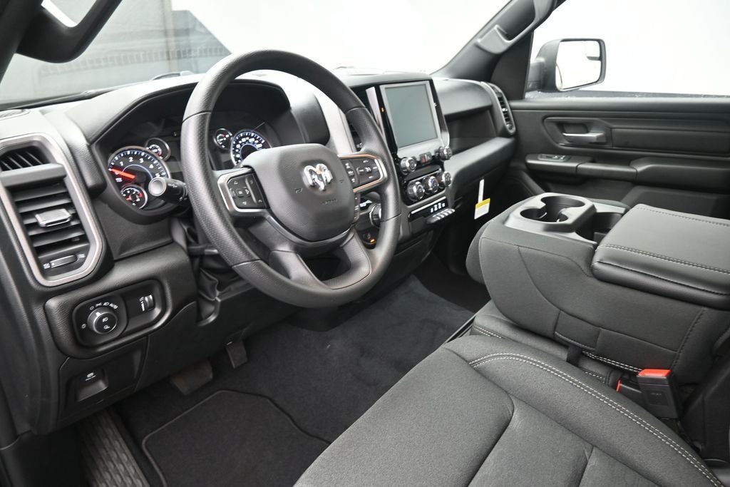 New 2026 Diamond Black Crystal Pearlcoat RAM Express image 18