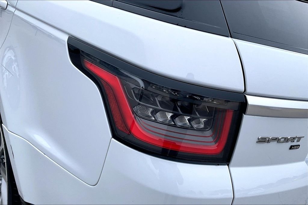 Used 2020 White Land Rover HSE image 30