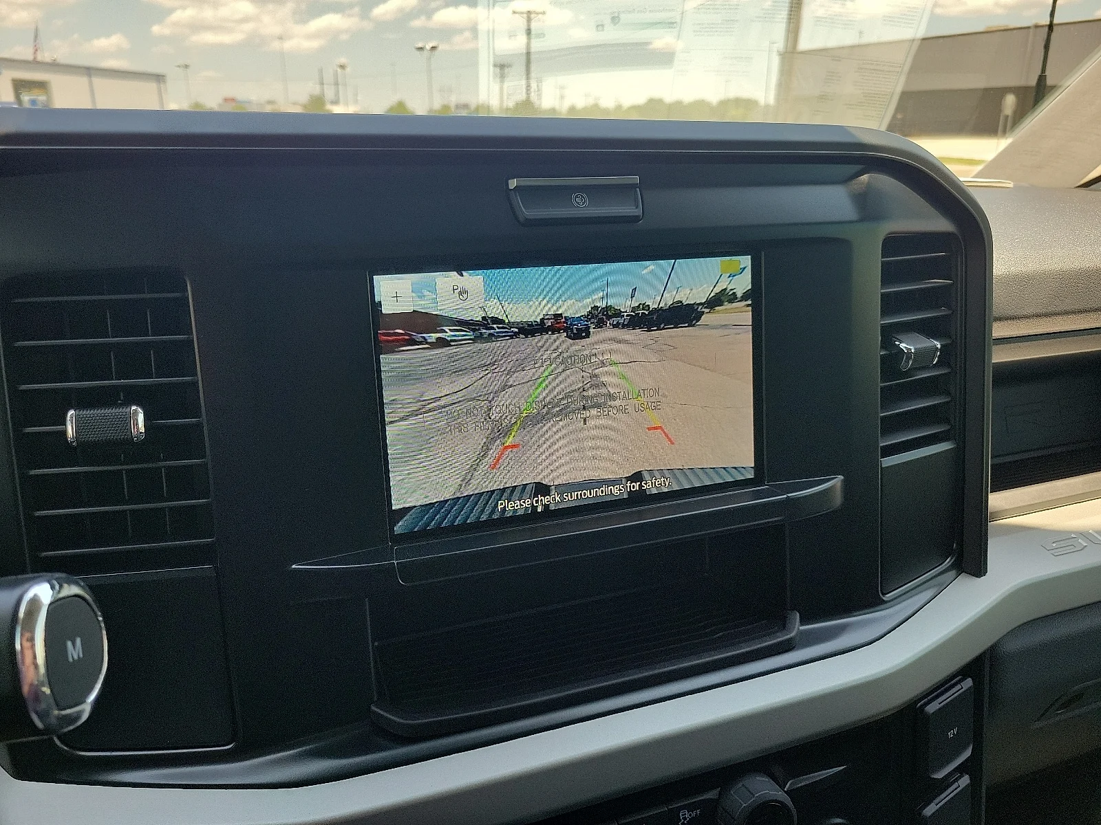New 2025 Oxford White Ford F-250&reg; XL image 14