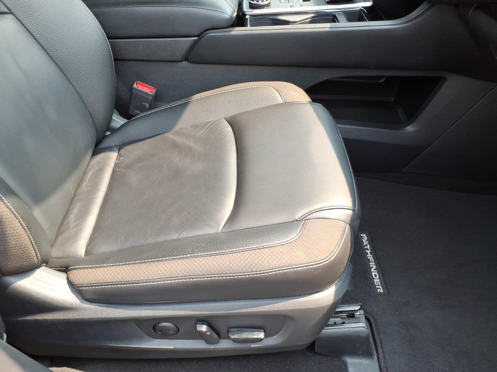 Used 2025 Super Black Nissan SL image 19