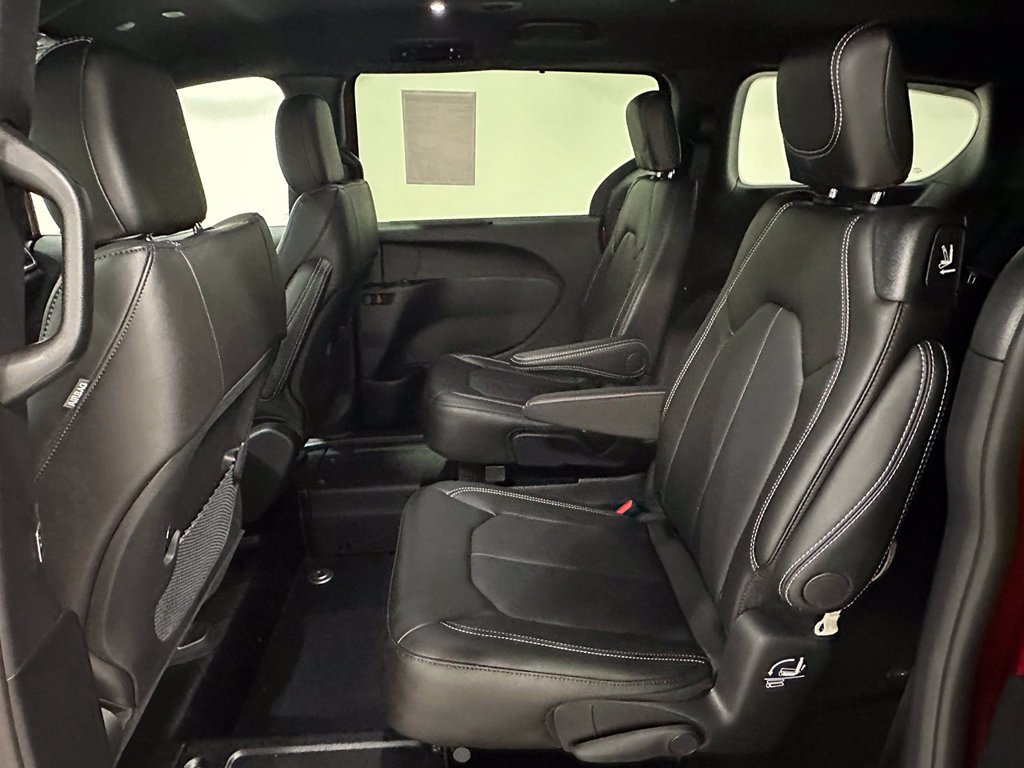 Used 2027 Red Chrysler Wheelchair Accessible-LX image 18