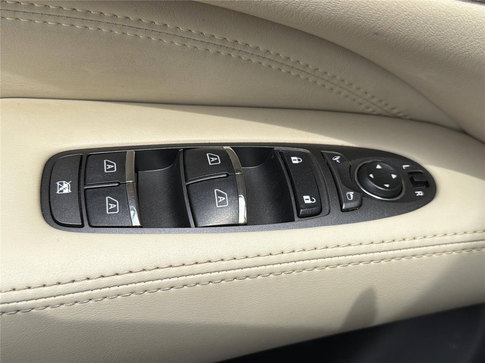Used 2018 Black Obsidian INFINITI  image 15