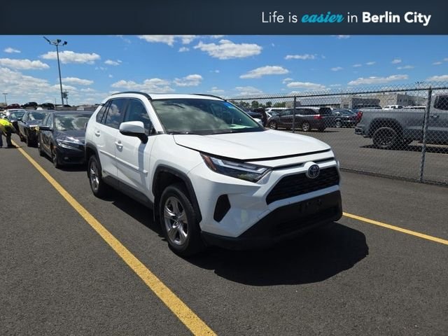 Used 2023 Ice Cap Toyota XLE image 1