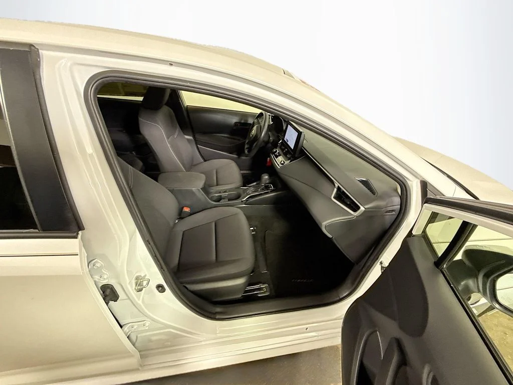 Used 2024 Wind Chill Pearl Toyota Hybrid LE image 24