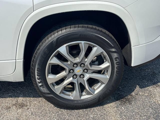 Certified Used 2020 IRIDESCENT PEARL TRICOAT Chevrolet Premier image 9