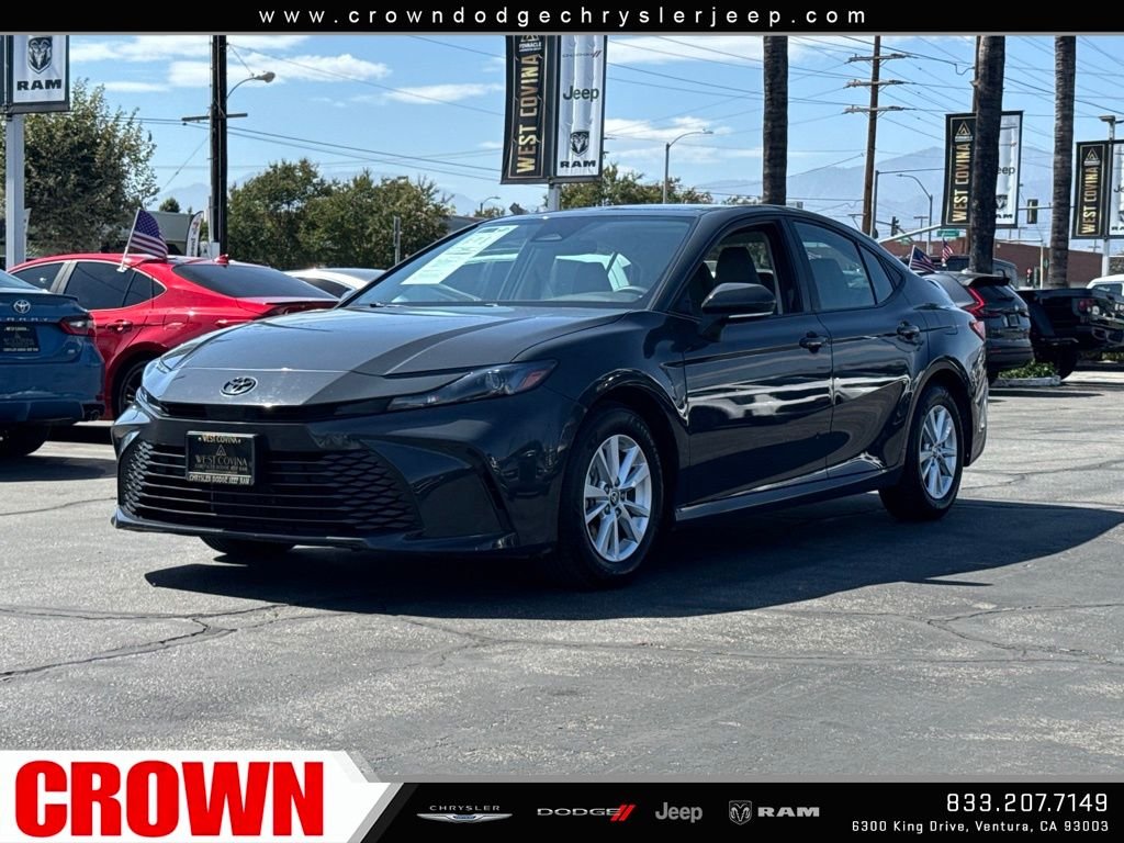 Used 2025  Toyota LE image 5