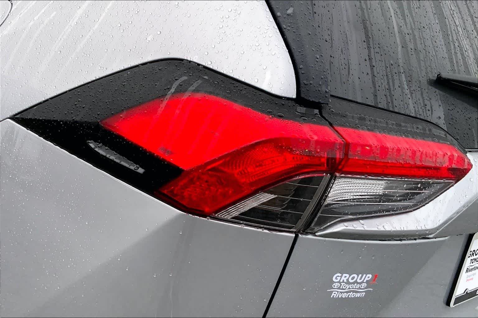 Used 2024 Silver Sky Metallic Toyota XLE image 27