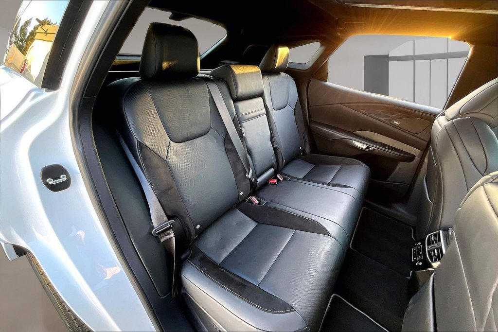 Used 2023 Ultra White Lexus 500h F SPORT Performance image 23