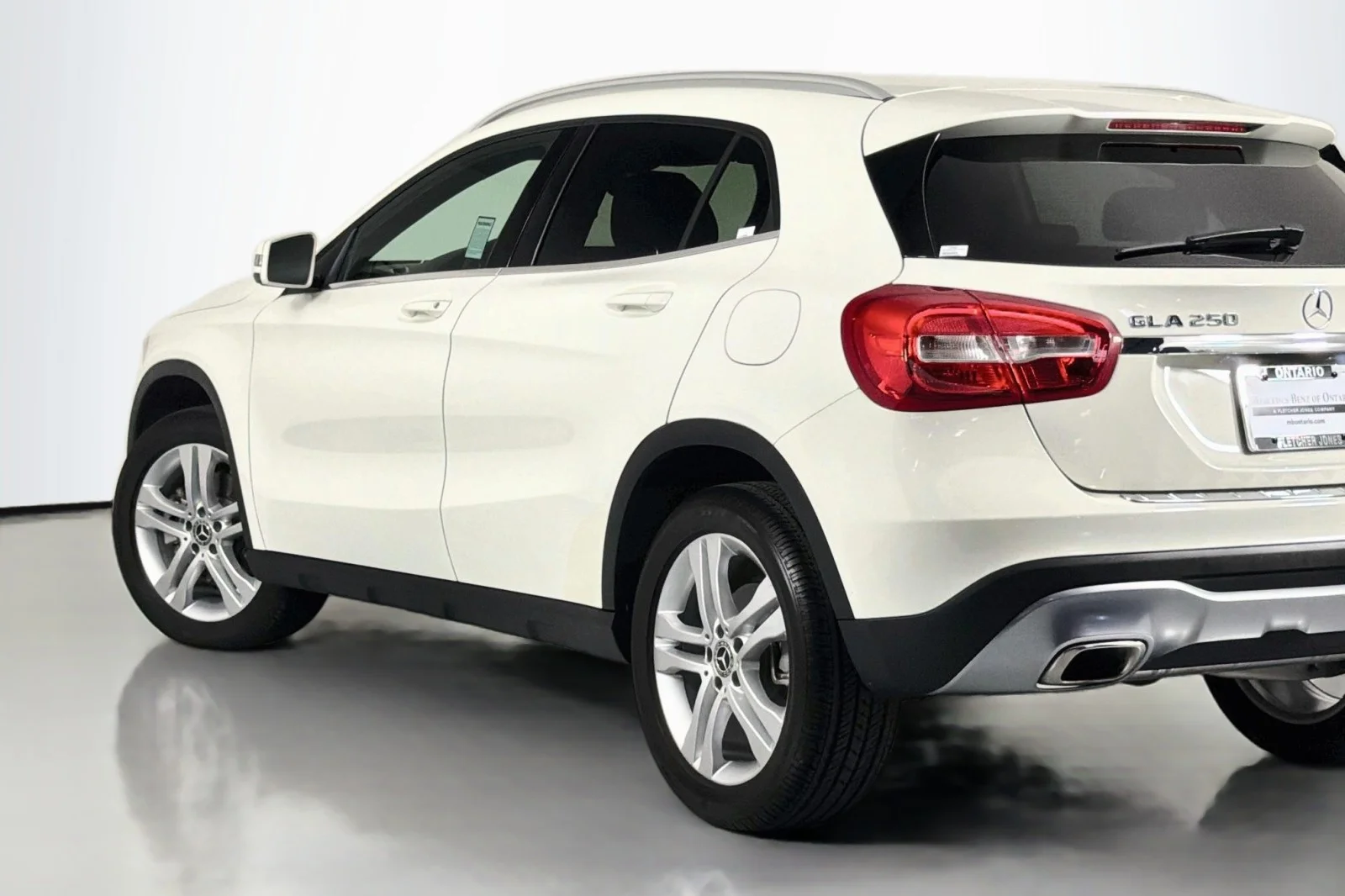 Used 2018 Cirrus White Mercedes-Benz 250 image 15