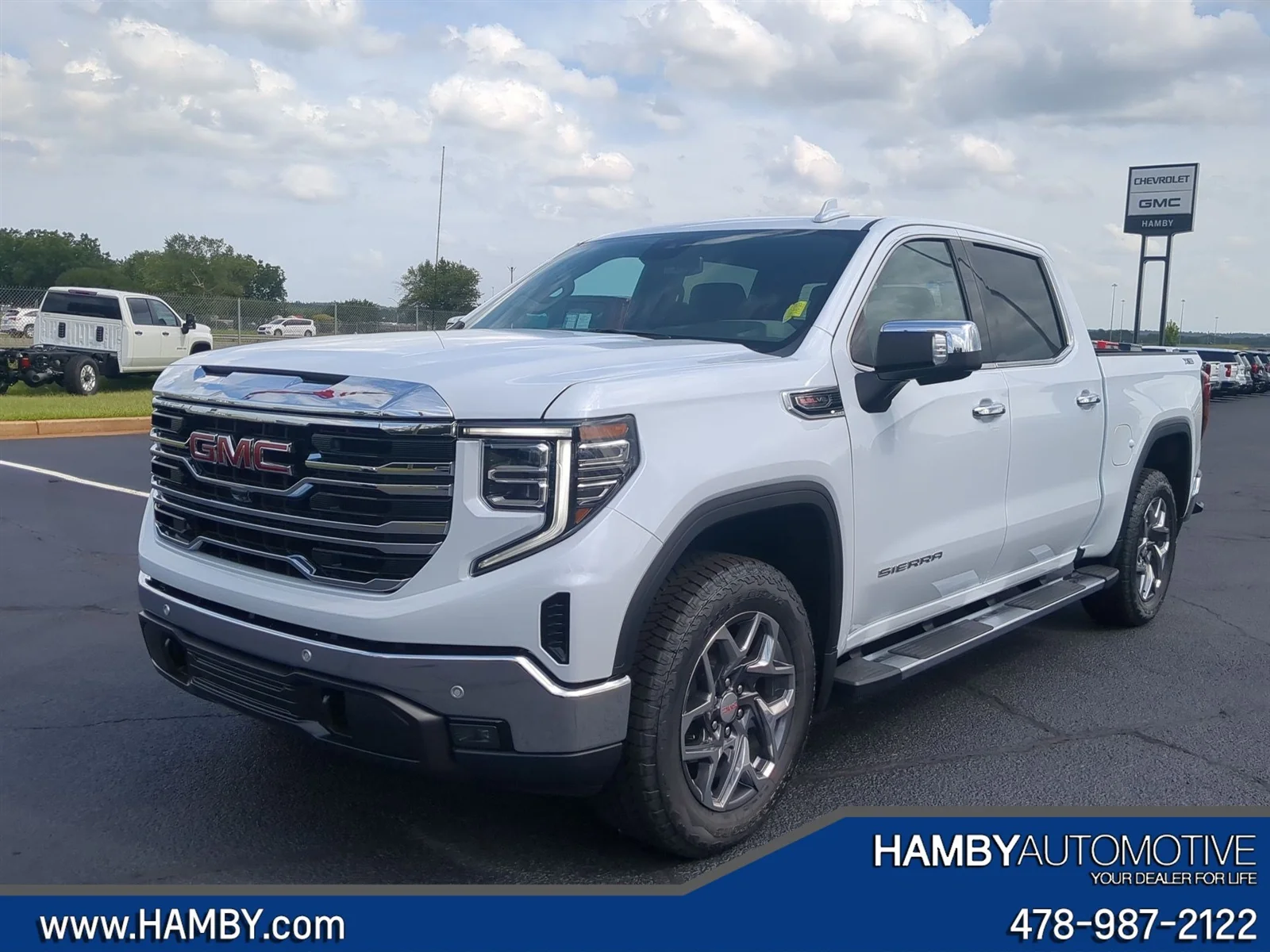 New 2026 Glacier White Tricoat GMC SLT image 25