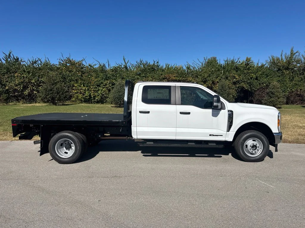 New 2026 Oxford White Ford F-350® XL image 8