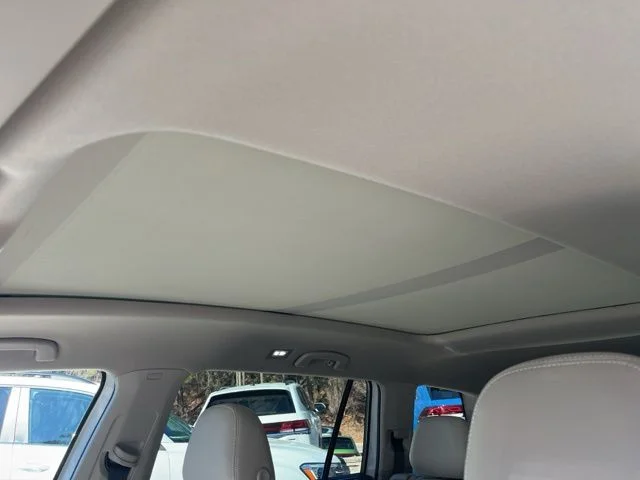 New 2026 White/off-white Volkswagen 2.0T SEL image 11