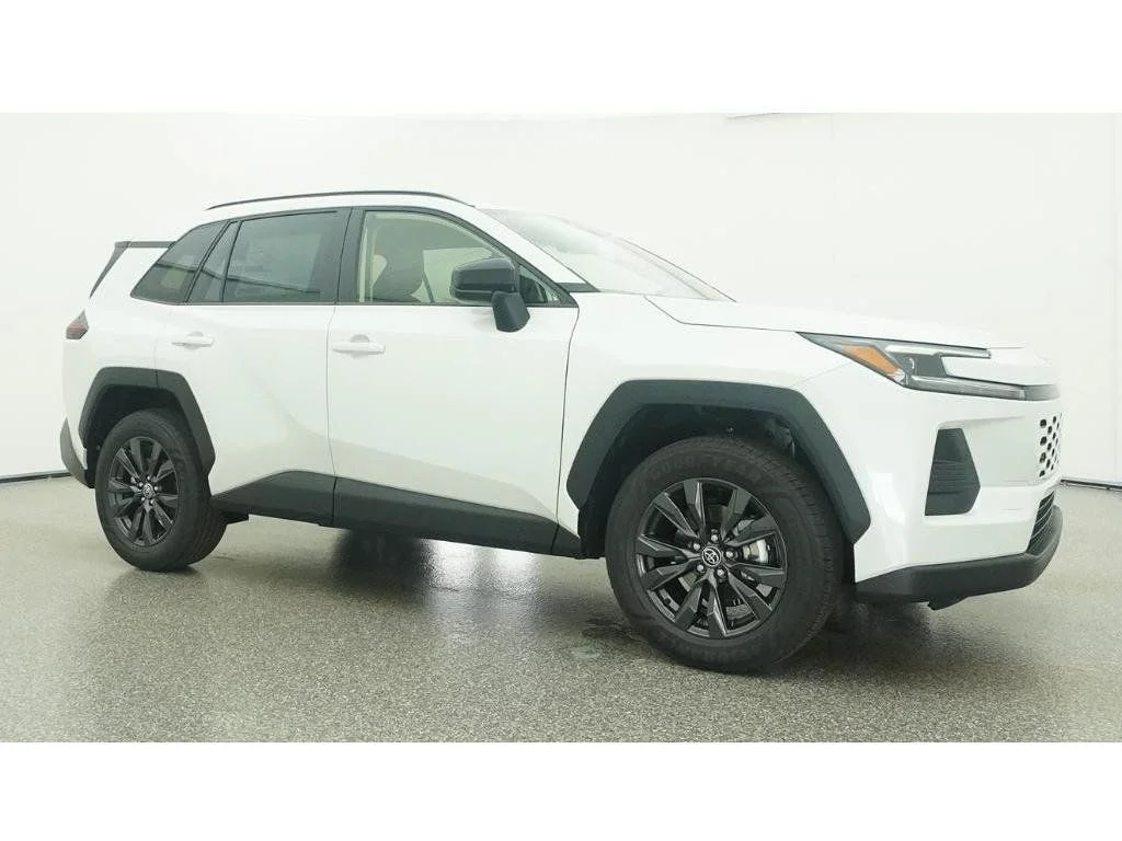 New 2026 Wind Chill Pearl Toyota XLE Premium image 35