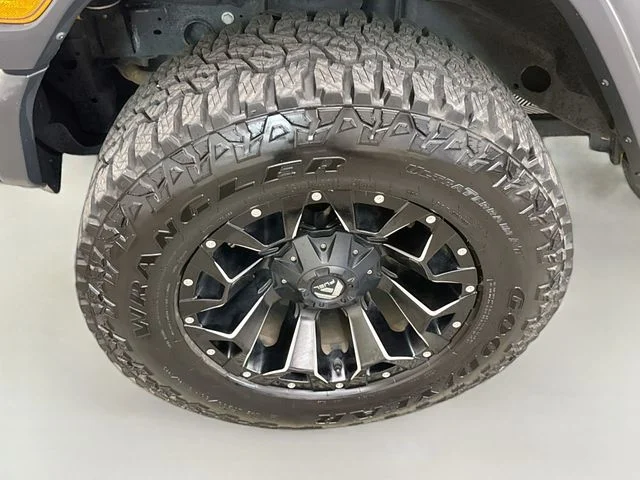 Used 2019 Yellow Jeep Sport S image 28