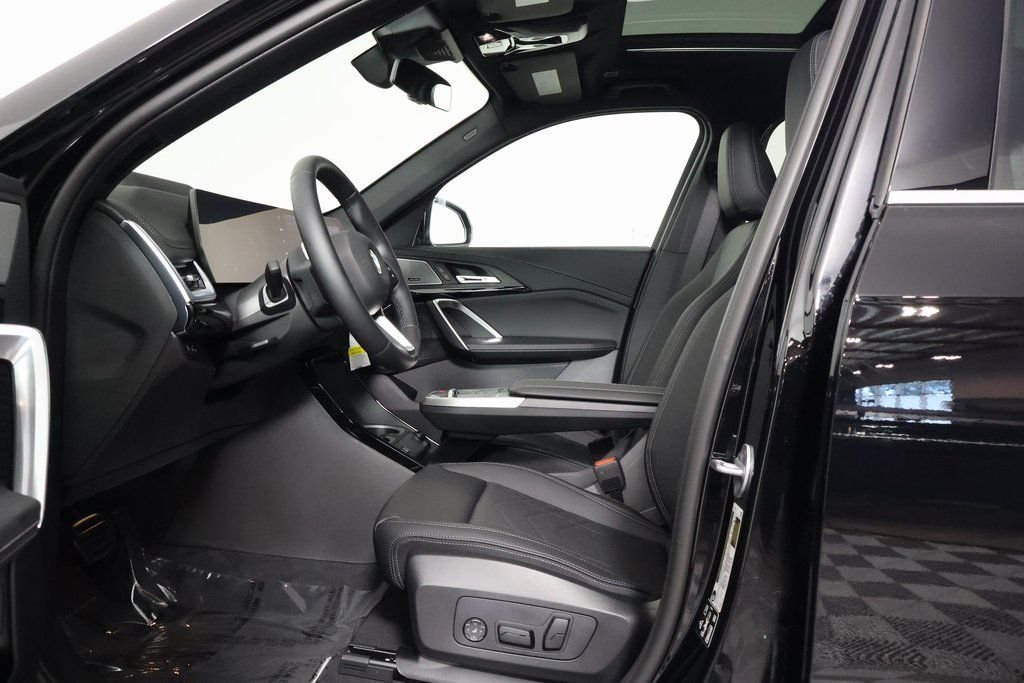 New 2026 Jet Black BMW xDrive28i image 5