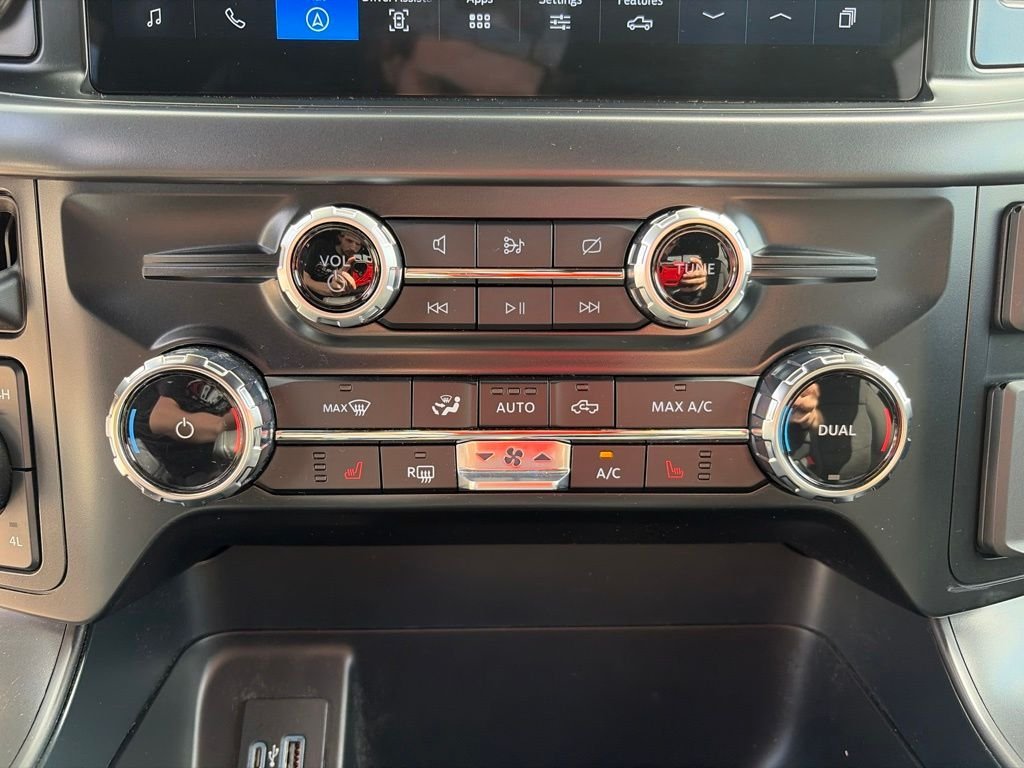 Used 2024 Silver Ford XLT image 32