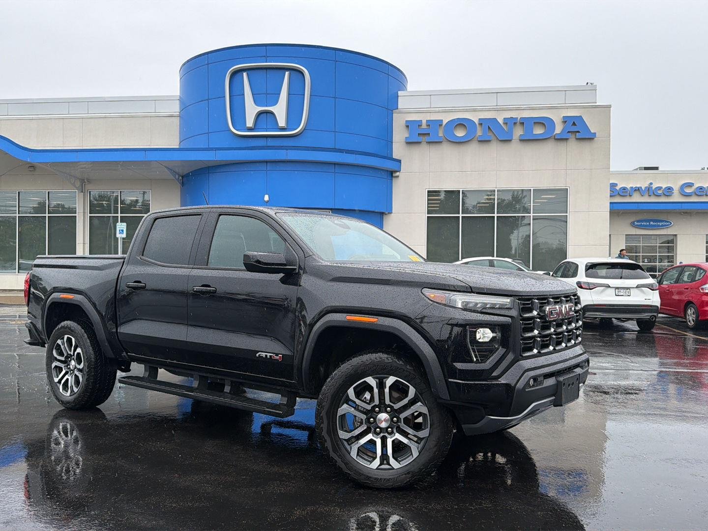 Used 2024 Onyx Black GMC 4WD AT4 image 21