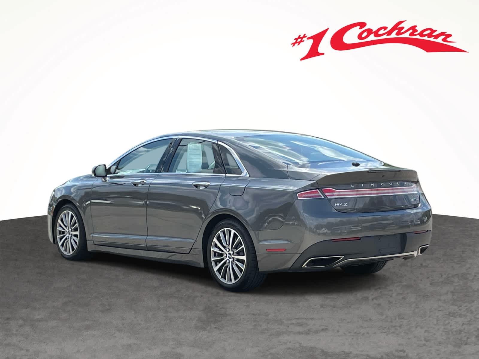 Used 2017 Magnetic Gray Metallic Lincoln Premiere image 8