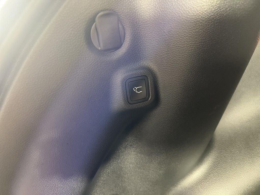 Certified Used 2022 Velvet Red Pearlcoat Jeep Latitude image 24