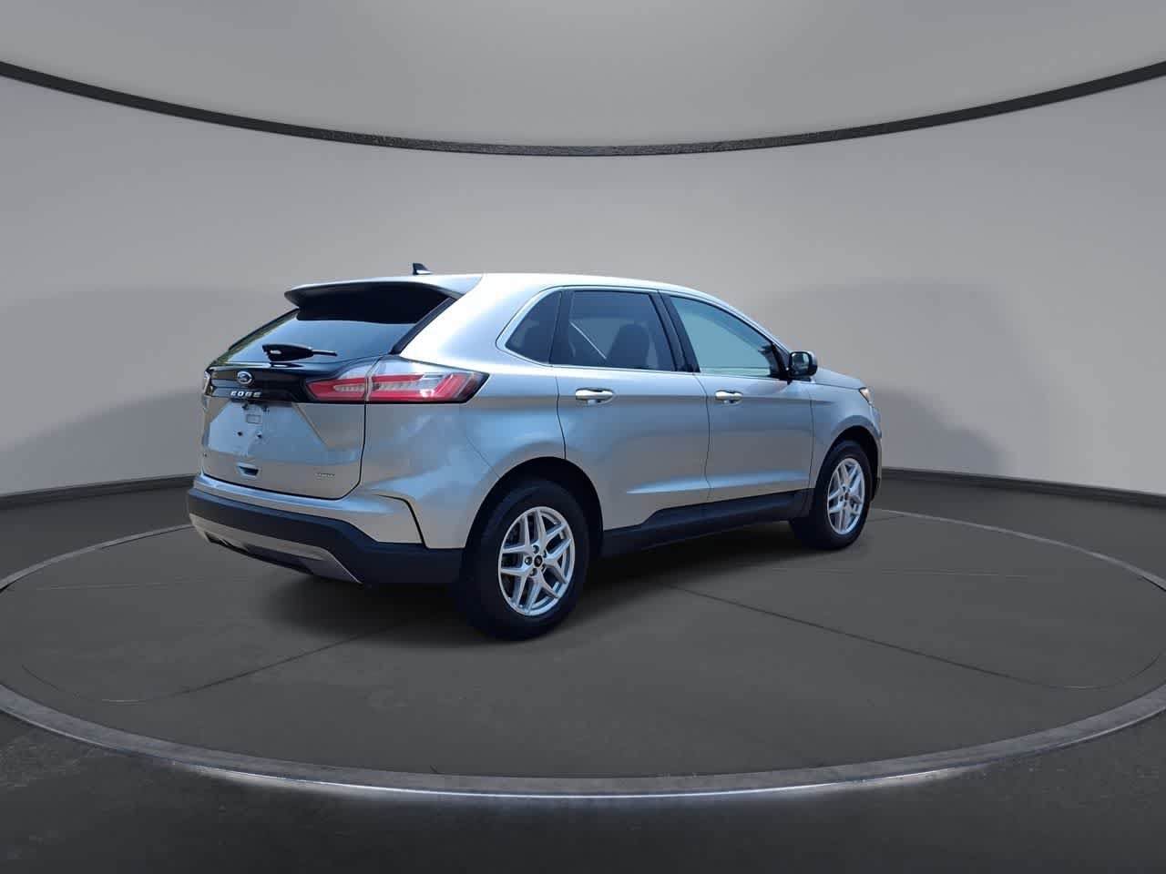 Used 2023 Iconic Silver Metallic Ford SEL image 8