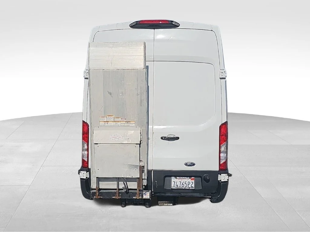 Used 2018 White Ford Base image 4