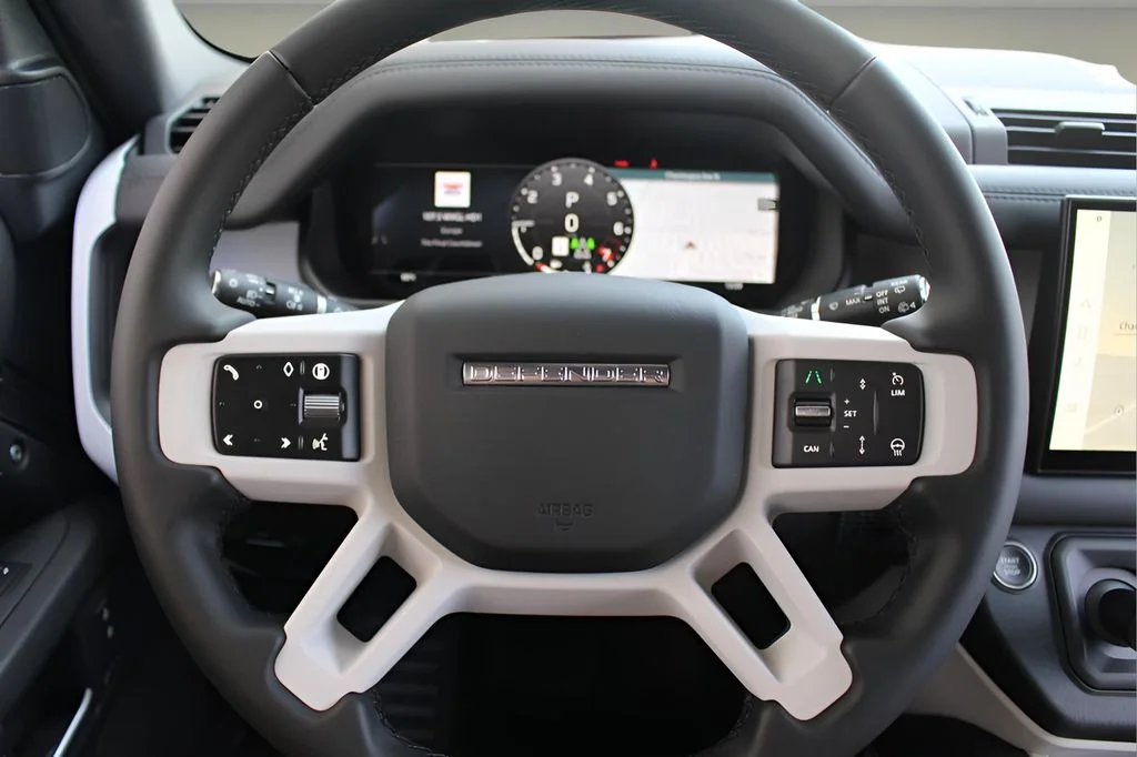 2025 Land Rover Defender S - Photo 19