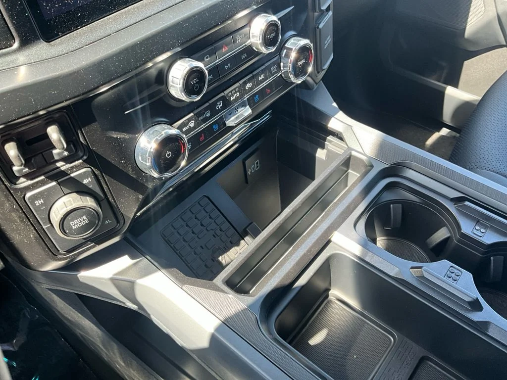 New 2026 Avalanche Ford F-350® Lariat® image 20