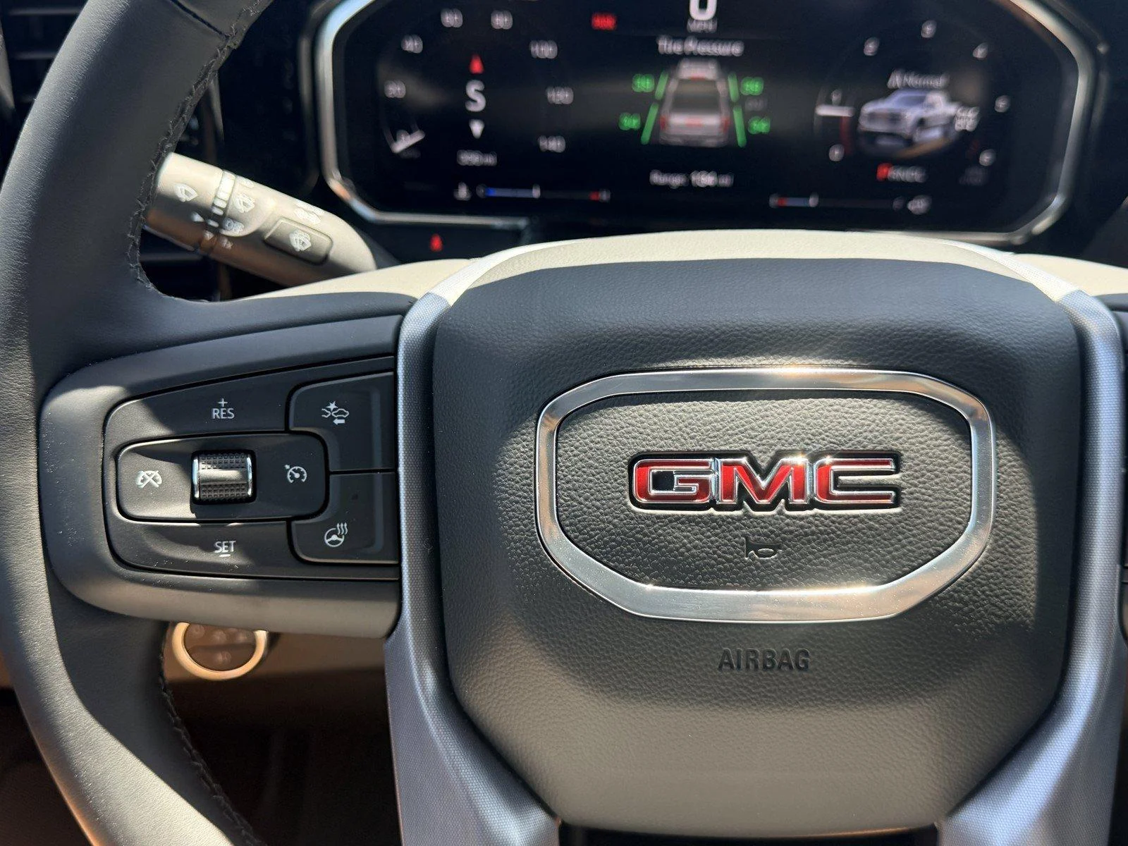 Used 2026 Onyx Black GMC Elevation image 23