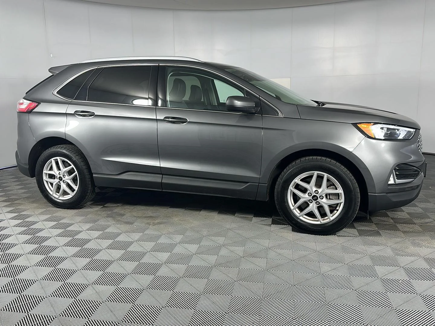 Used 2024 Carbonized Gray Ford SEL image 8