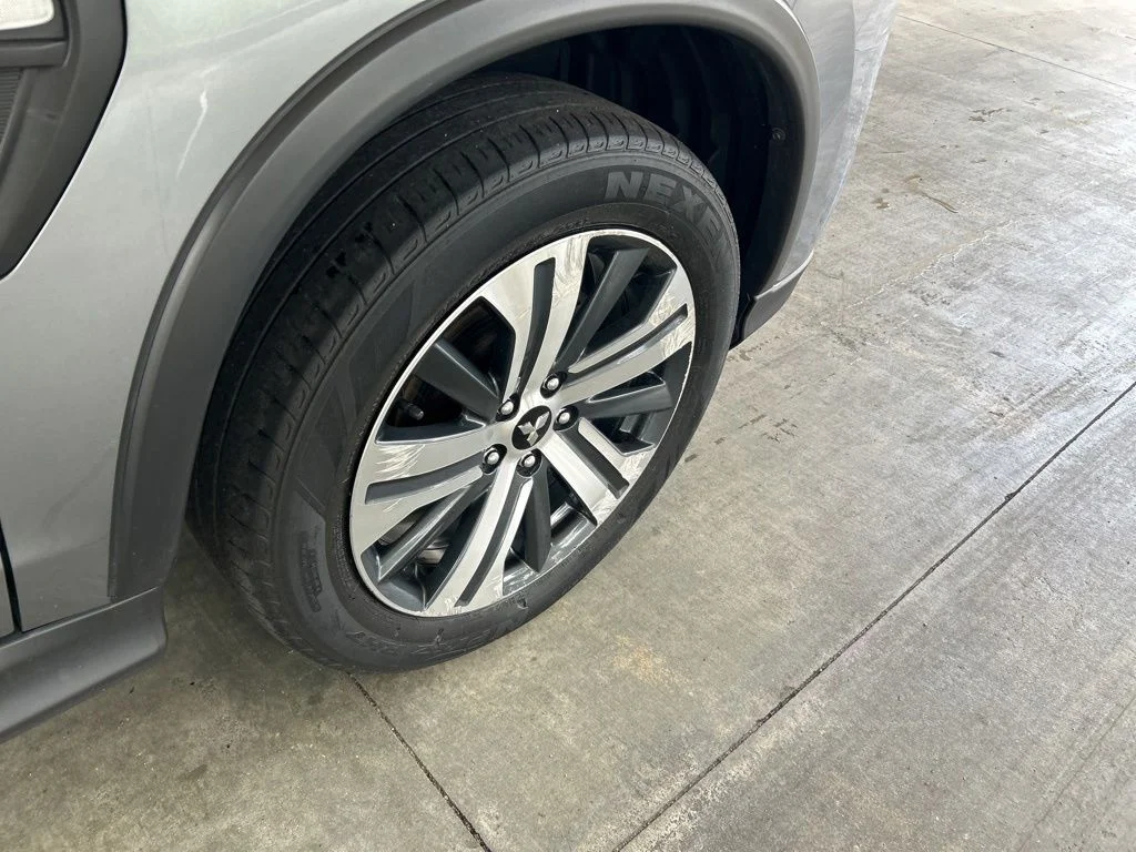 Used 2024 Gray Mitsubishi  image 19