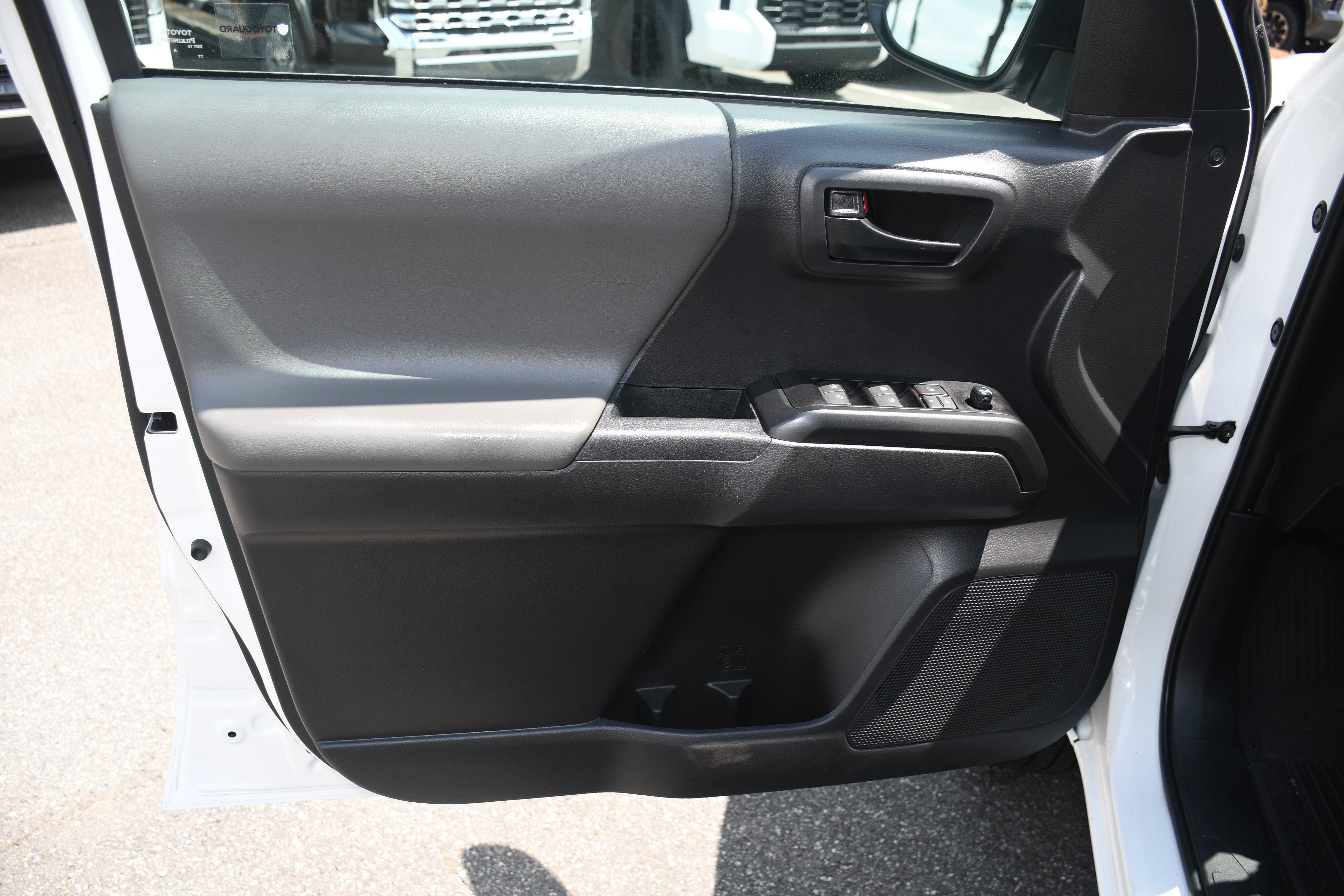 Used 2023 White Toyota SR image 8