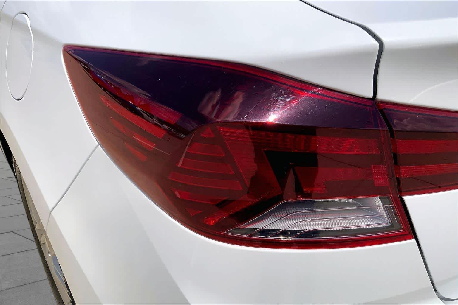 Used 2019 Quartz White Pearl Hyundai Value Edition image 28