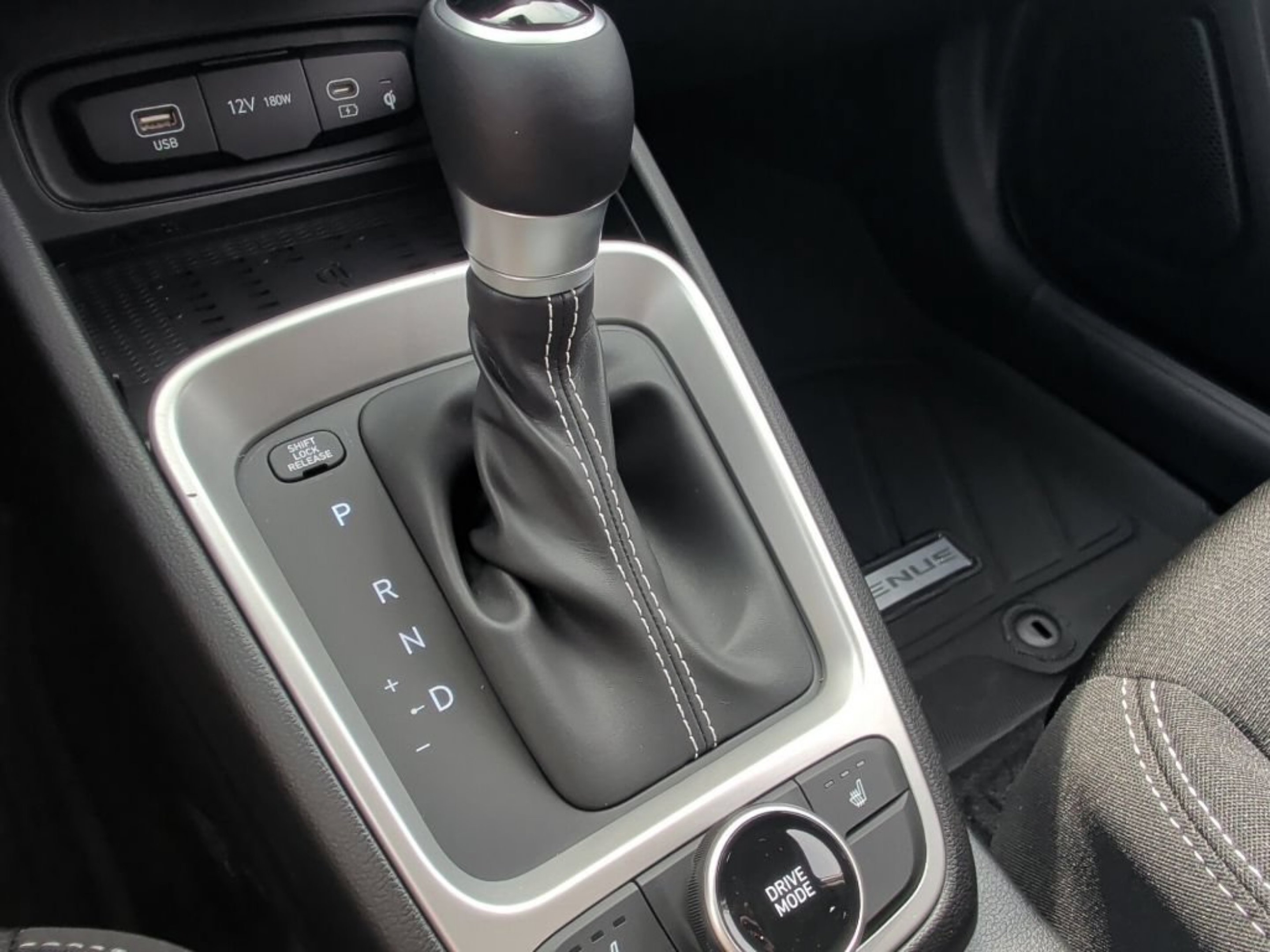 New 2026 Shimmering Silver Hyundai SEL image 27