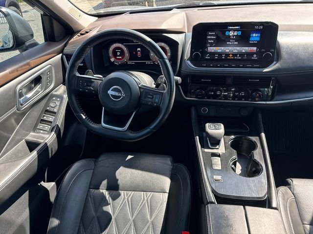 Used 2023 Gray Nissan Platinum image 19