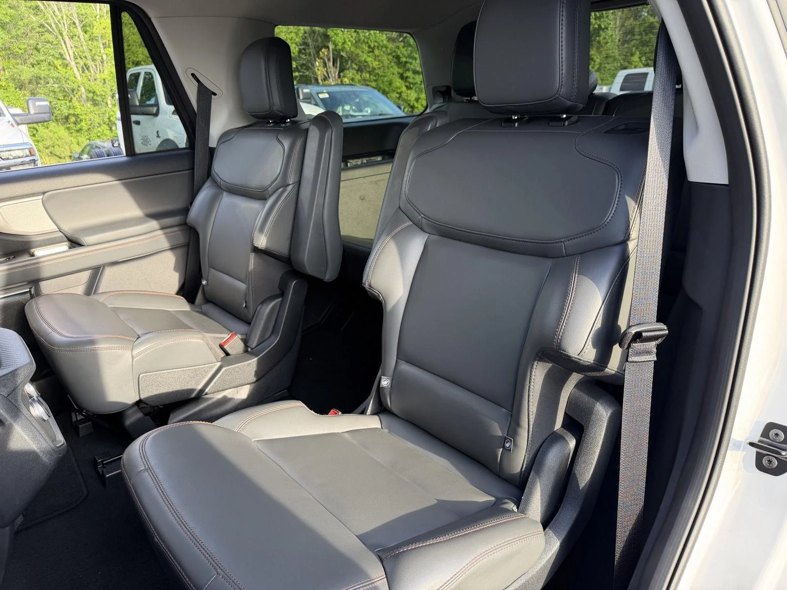 Used 2025 Oxford White Ford Active image 18